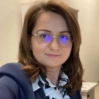 Instructor Alina Taran Bozbay